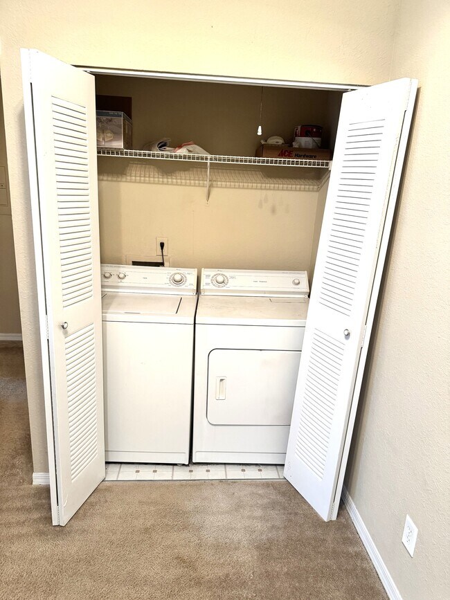 Building Photo - 1717 County Rd 220