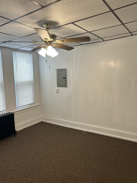 Building Photo - 5447 Sansom St