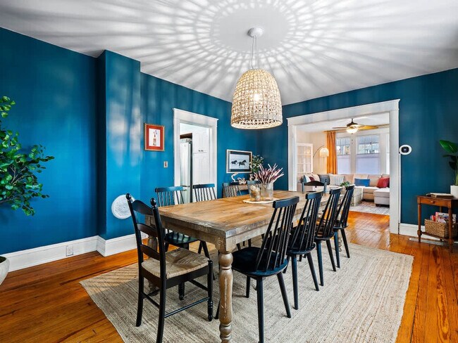 Building Photo - 2ND East Drive-SI ID1496103P