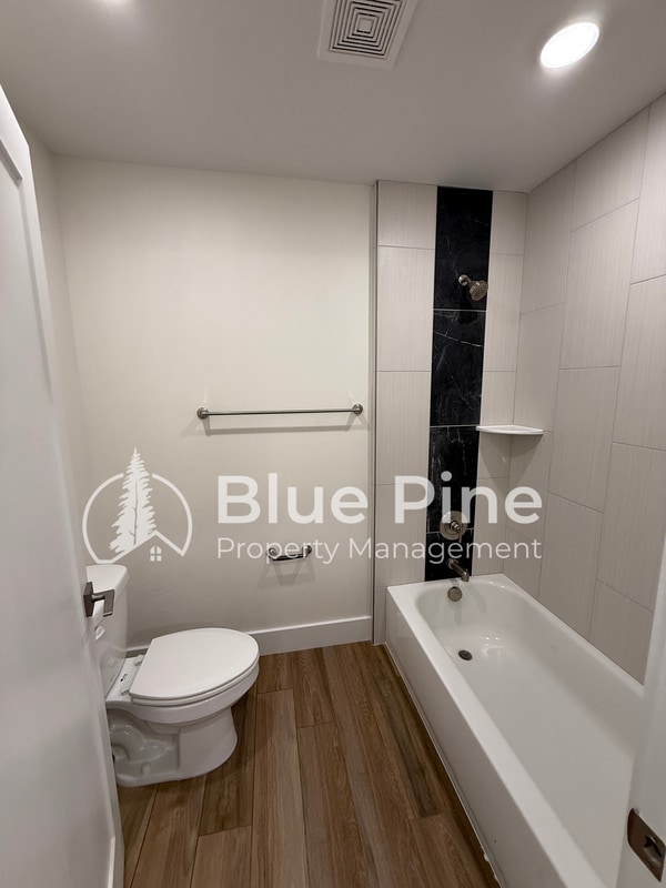 Building Photo - 3221 E St