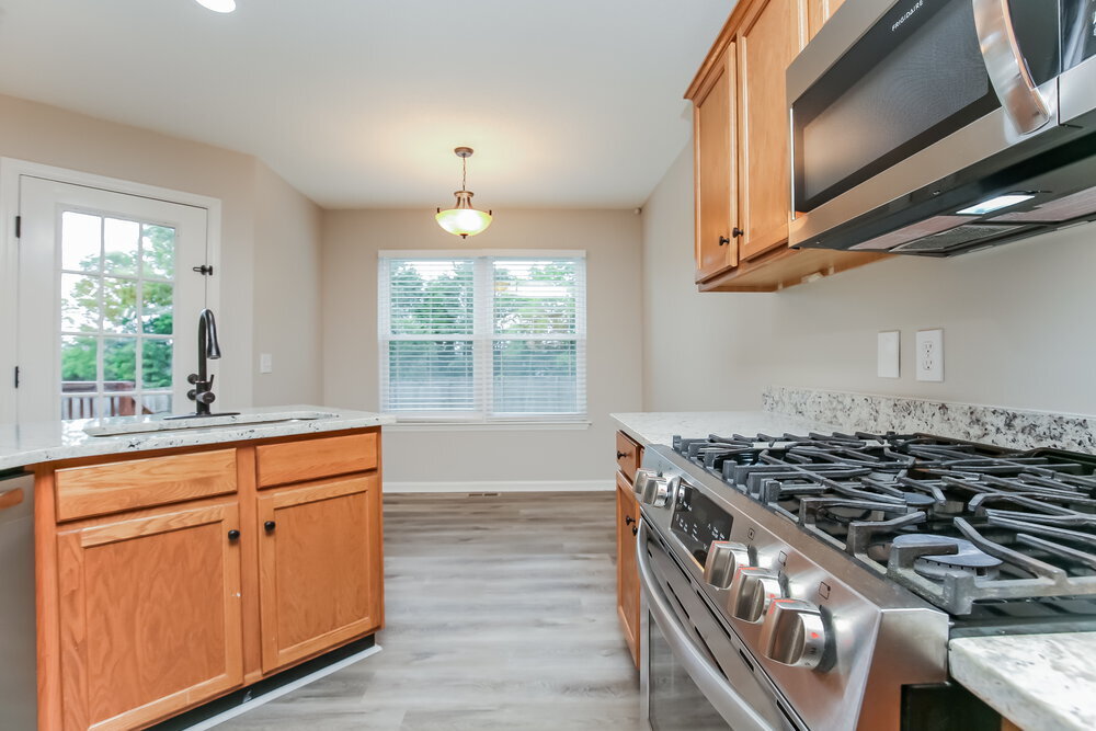 Building Photo - 6628 Shadyview Dr