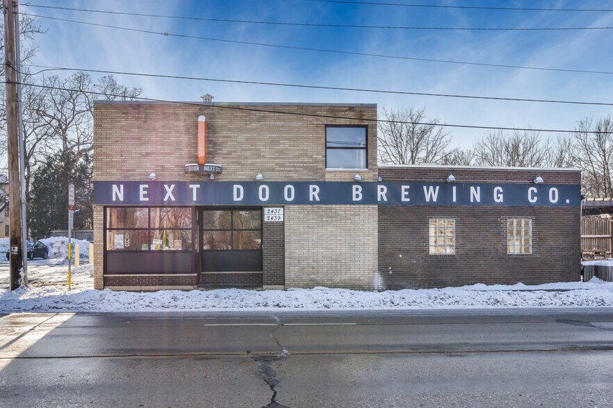 Building Photo - 2437 Atwood Ave