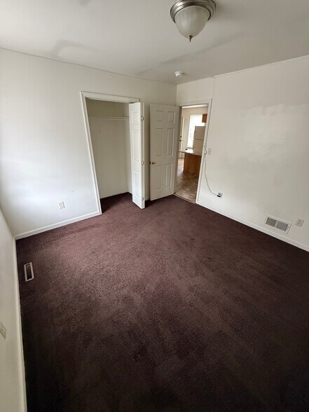 second bedroom - 218 N Queen St