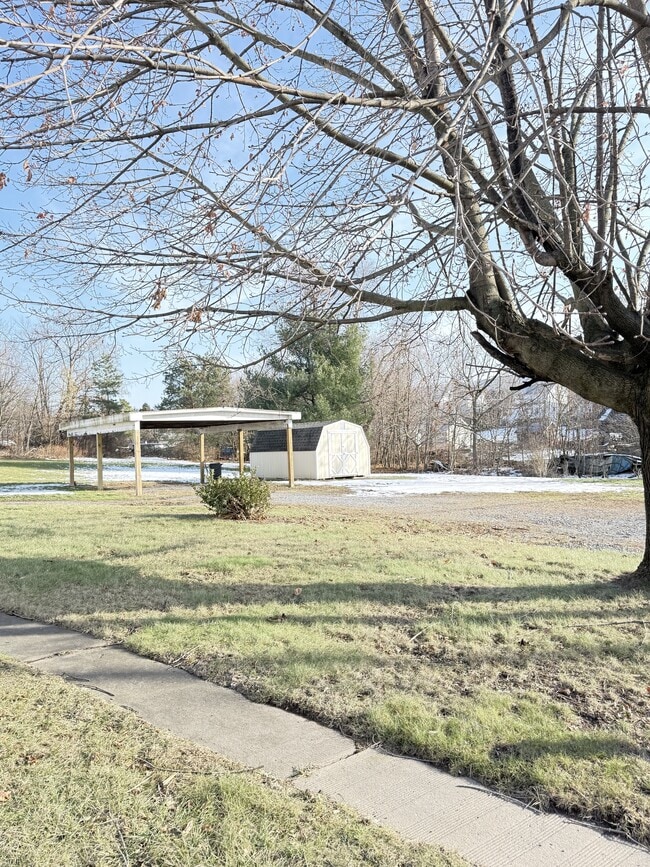 Building Photo - 113 N Center St