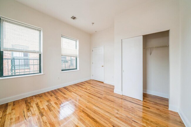 Building Photo - 144 Virginia Ave