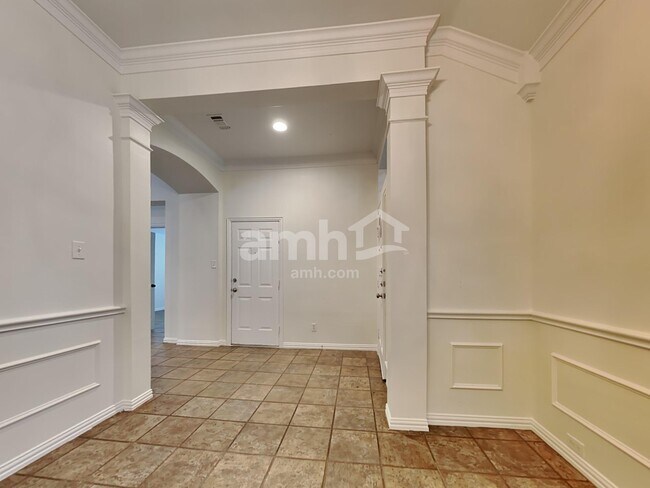 Building Photo - 2409 Brookline Trail