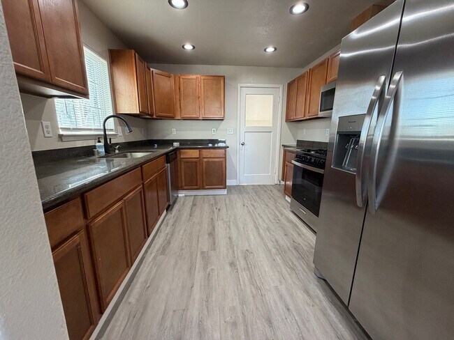 Building Photo - SAC T 2569