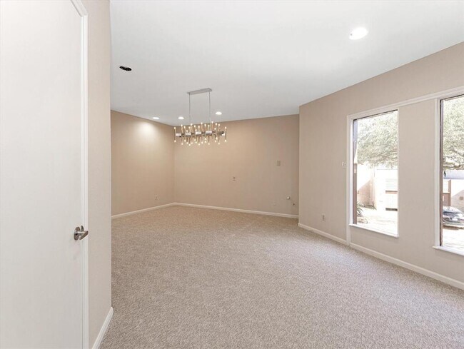 Building Photo - 5600 San Felipe St