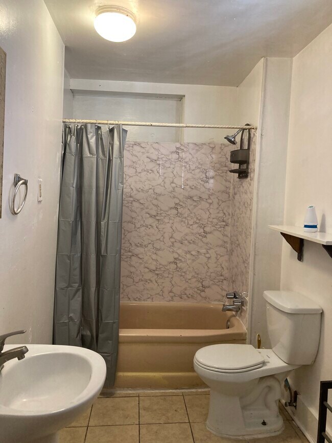 Building Photo - 101 E 36th St