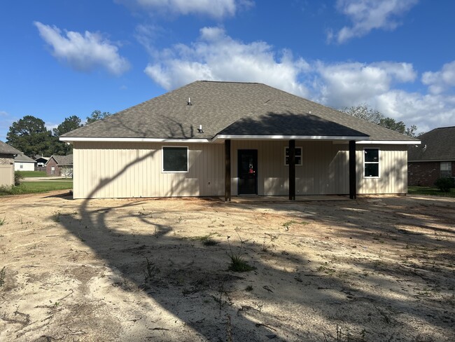 Building Photo - 332 Silverstone Cir