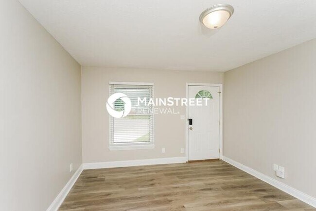 Building Photo - 4 Bedroom Pet-Friendly Home in louisville,...