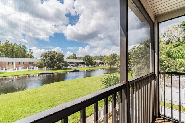 Building Photo - Waterfront 2/1 Condo on Lake Magdalene