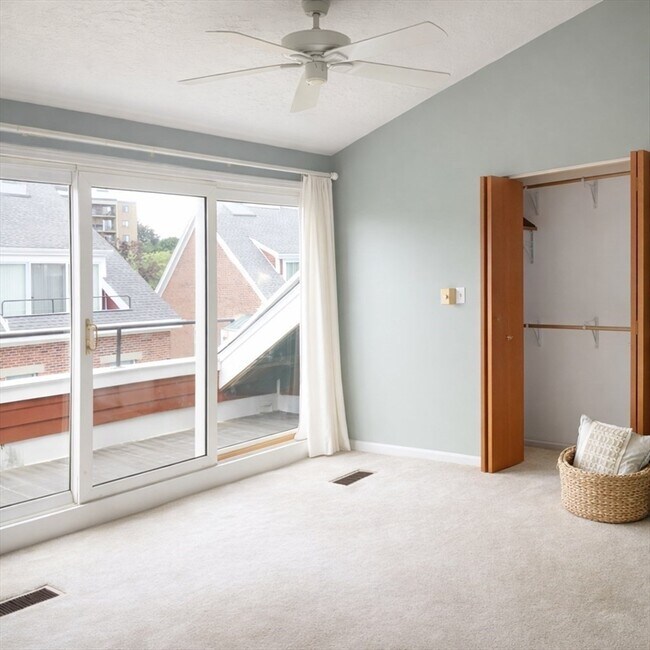 Building Photo - 154 Quincy Shore Dr