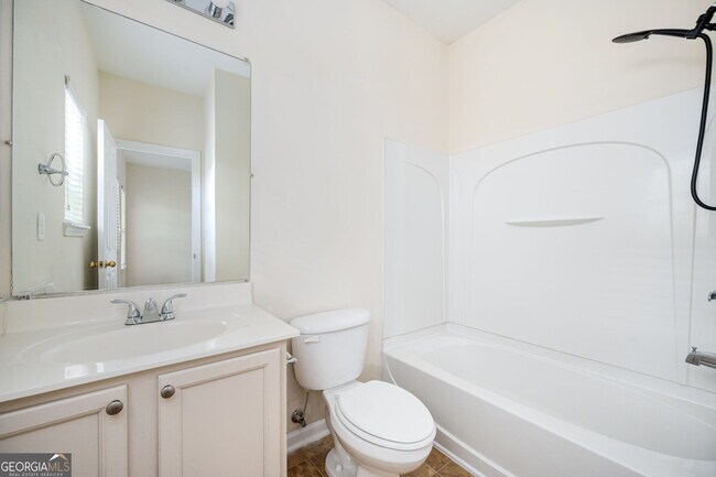 Building Photo - 2213 Leicester Way SE