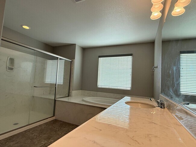 Building Photo - Beautiful home located in Summerlin North