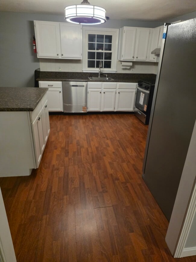 Building Photo - 105 Granite St