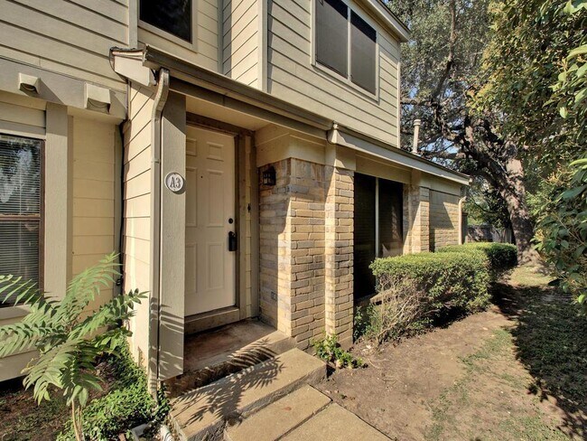 Primary Photo - 11301 Jollyville Rd