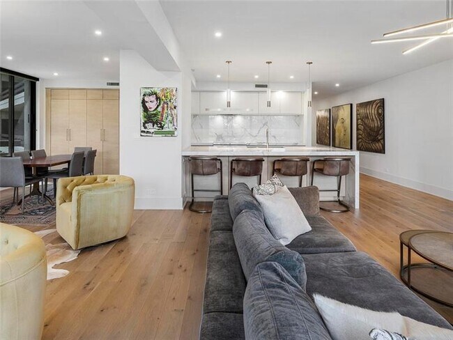 Building Photo - 2660 Peachtree Rd NW