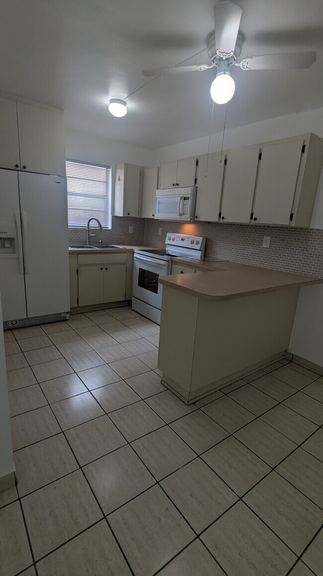 Building Photo - 235 Bird Rd