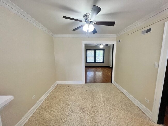 Building Photo - 3021 W 58th St