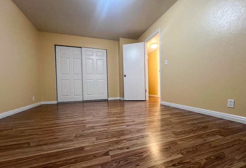 Building Photo - 768 N Redwood Rd