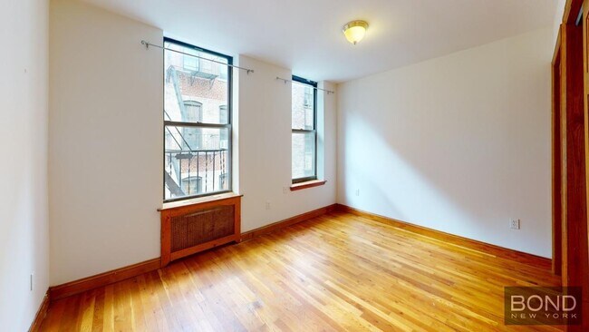 Building Photo - 244 W 109th St