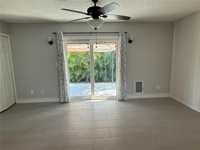 Building Photo - 1164 Engman St