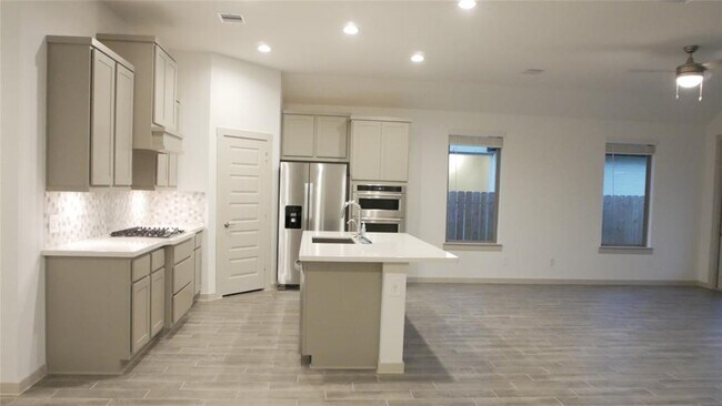 Building Photo - 29506 Red Rocks Pk Dr