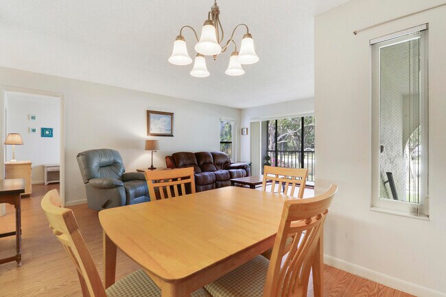 Building Photo - 2703 SW Matheson Ave