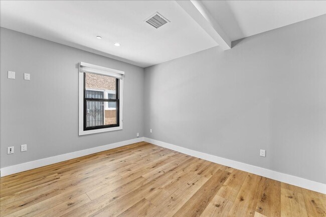 Building Photo - 1182 West Blvd