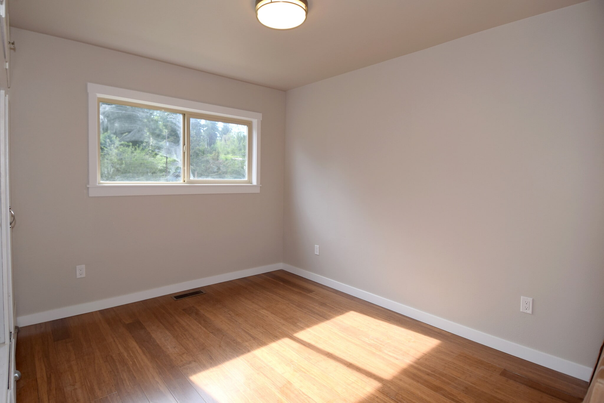 Building Photo - 2805 NE 133rd St