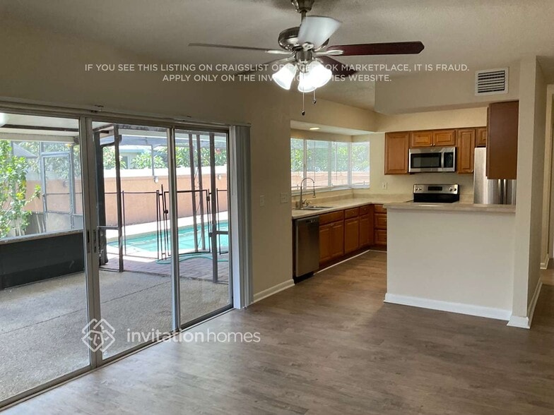 Building Photo - 7438 Oakvista Cir