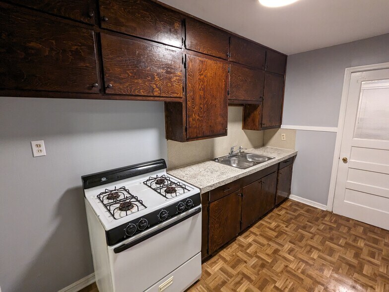 Kitchen - 1114 N 35th St