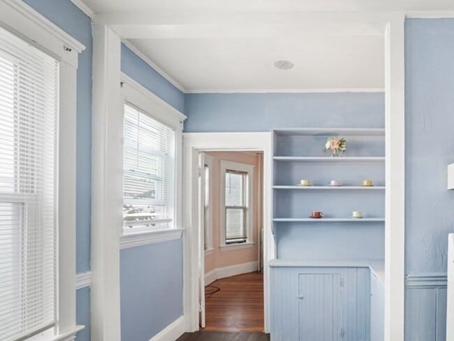 Building Photo - 318 Concord St