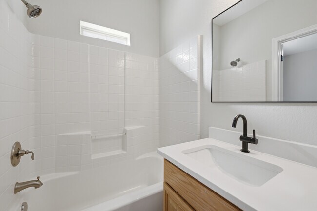 Building Photo - 3840 Oldenburg Ln
