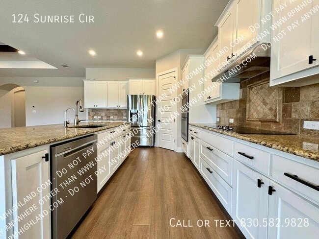 Building Photo - 124 Sunrise Cir