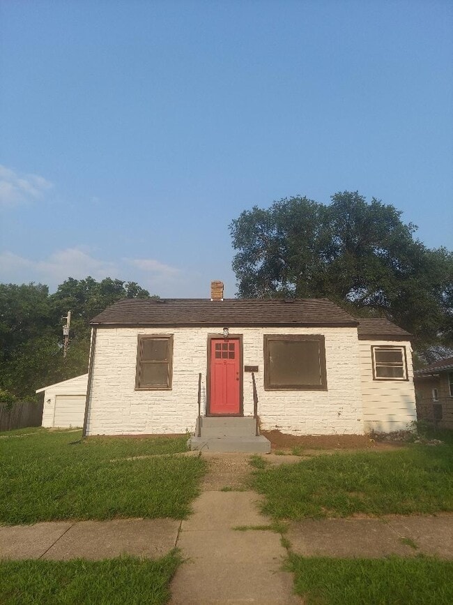Primary Photo - 3007 Huffman Blvd