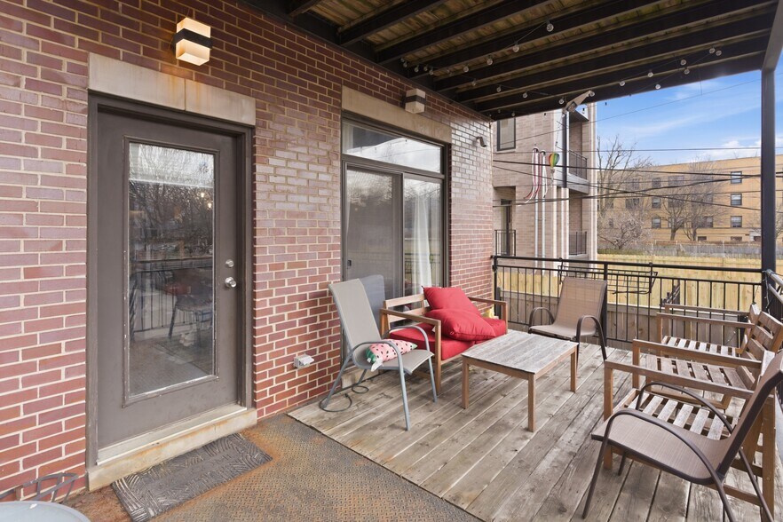 Building Photo - 1916 N Kedzie Ave