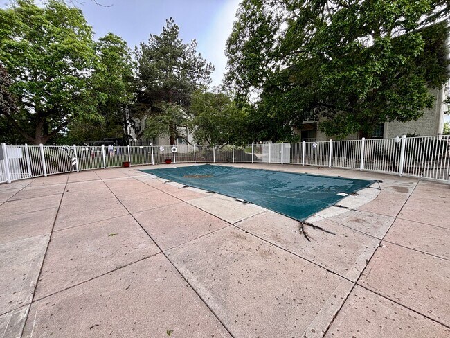 Building Photo - Spacious 2-Bedroom Condo in Denver's Monaco Lakes Community | $1,295/mo