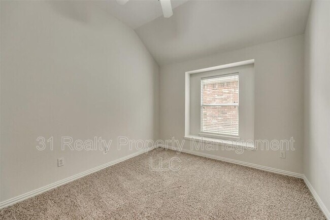 Building Photo - 5501 Fairfax Ct