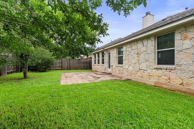 Building Photo - 9424 Castle Pines Dr