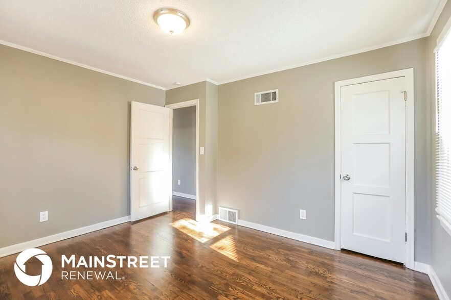 Building Photo - 7921 Brooklyn Ave