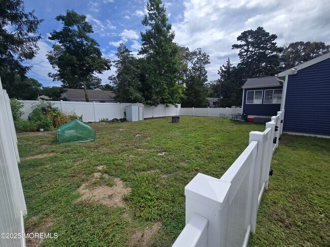 Building Photo - 182 Baywood Blvd