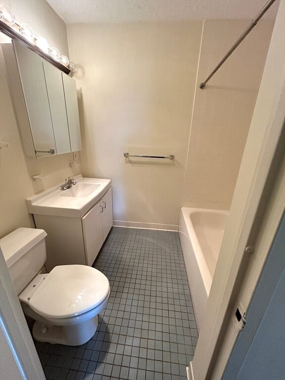 Building Photo - 33 Pond Ave