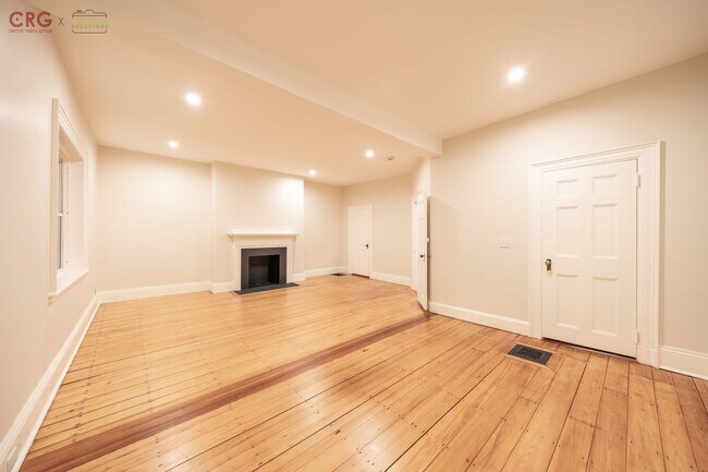 Building Photo - 1726 Beacon St