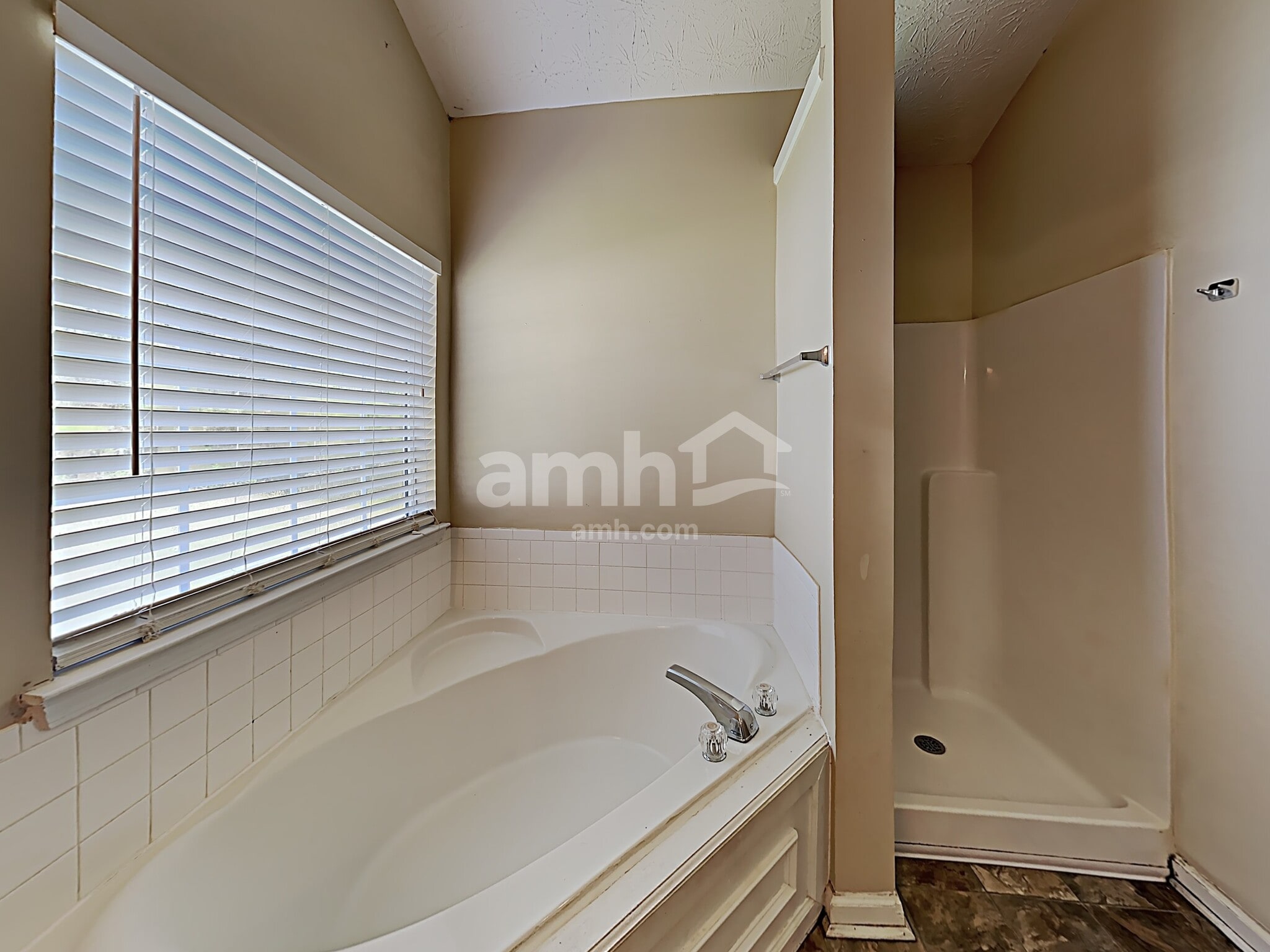 Building Photo - 233 Biltmore Way