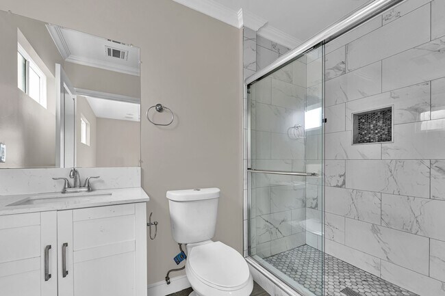 Building Photo - 7237 Tujunga Ave