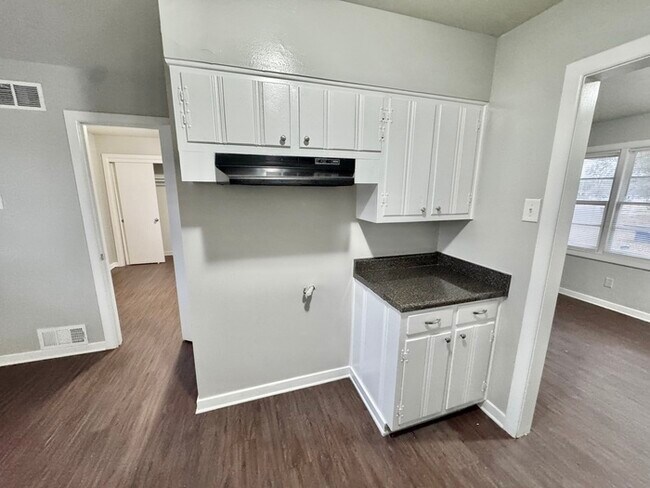 Building Photo - 1754 Danville Rd