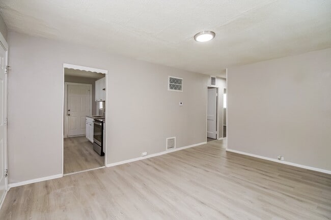 Building Photo - 2710 Fletcher St