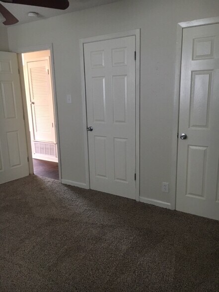 Building Photo - 2101 Magnolia Dr